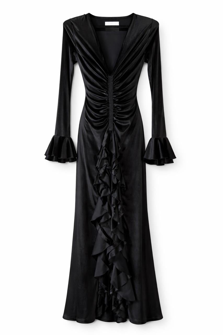Born of Silence – Black Velvet Sculpted Evening Dress
A refined Atelier Hekayat piece designed to sculpt the silhouette with quiet confidence and strength.