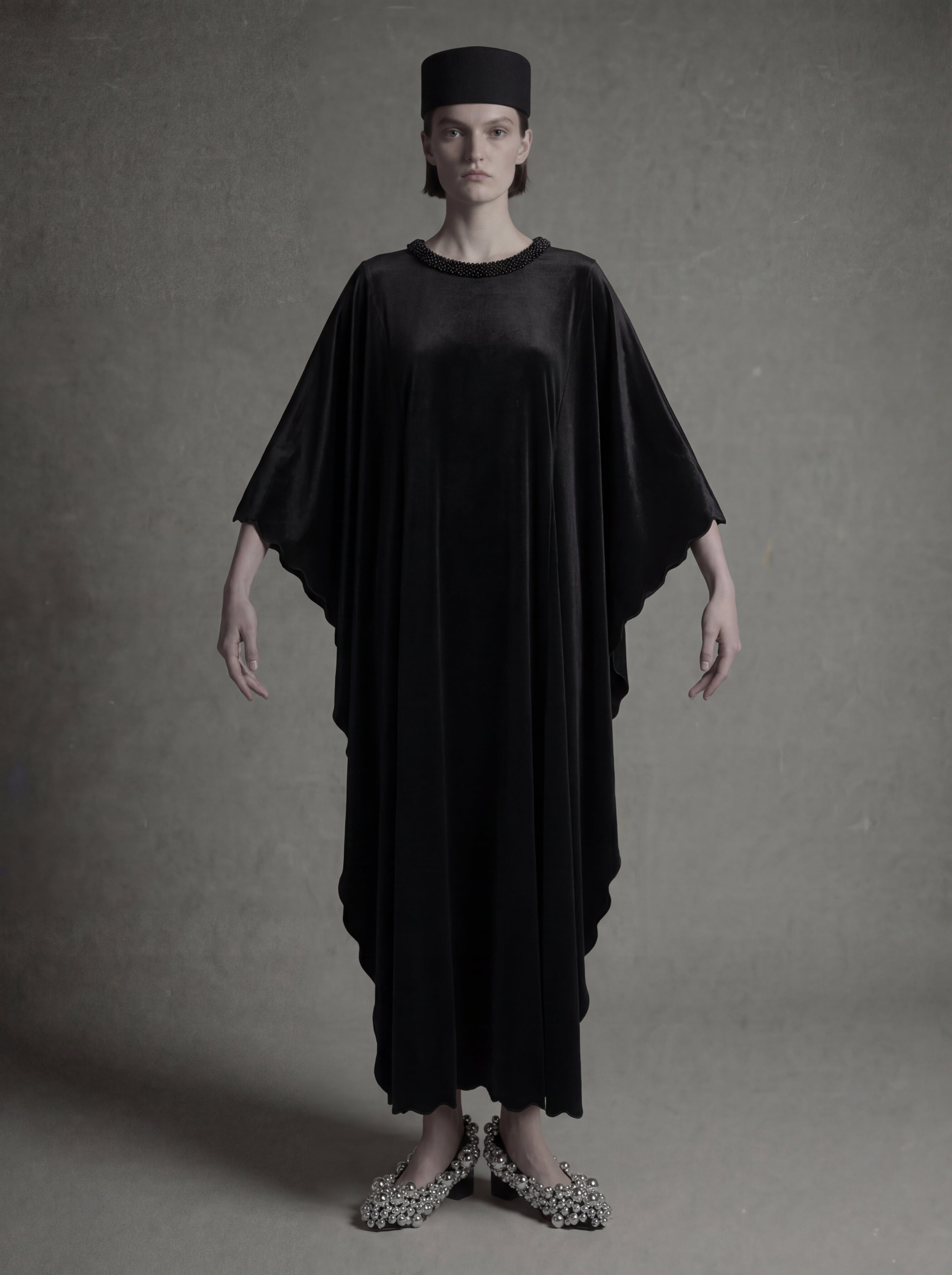 The Unseen Jewel – Black Velvet Flowing Kaftan
A timeless Atelier Hekayat piece designed to reflect understated elegance through rich fabric and fluid movement.