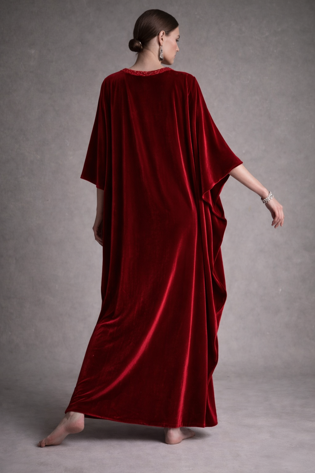The Untold Story – Red Velvet Flowing Kaftan

A signature Atelier Hekayat piece designed to embody elegance through rich fabric and effortless movement.